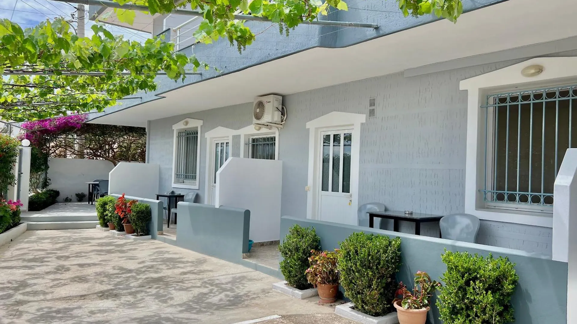 Tomi Apartments Sarandë 0*,