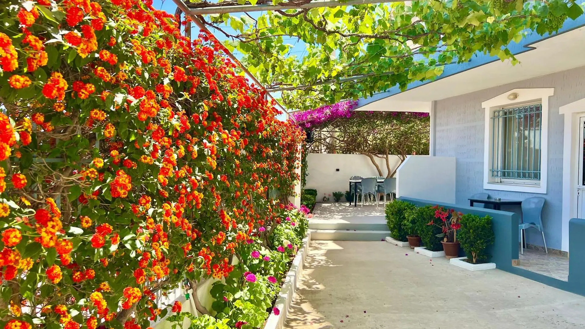 Aparthotel Tomi Apartments Sarandë